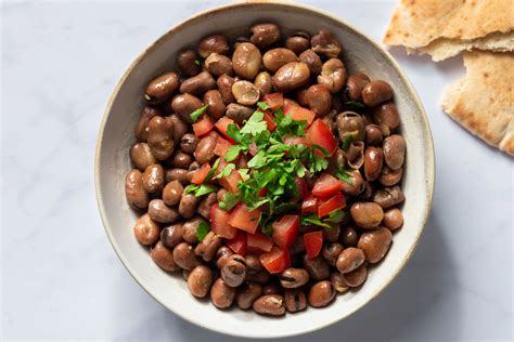  Ful Medames: Una delicia egipcia que combina lo suave con lo picante!