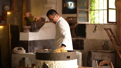  ¡El Pato Ahumado de Huizhou: Un Manjar Tradicional que Mezcla Sabores Ahumados y Picantes!