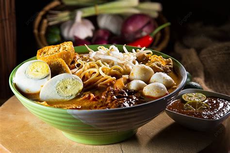  Laksa Johor: ¿Un caldo picante y una explosión de sabores?